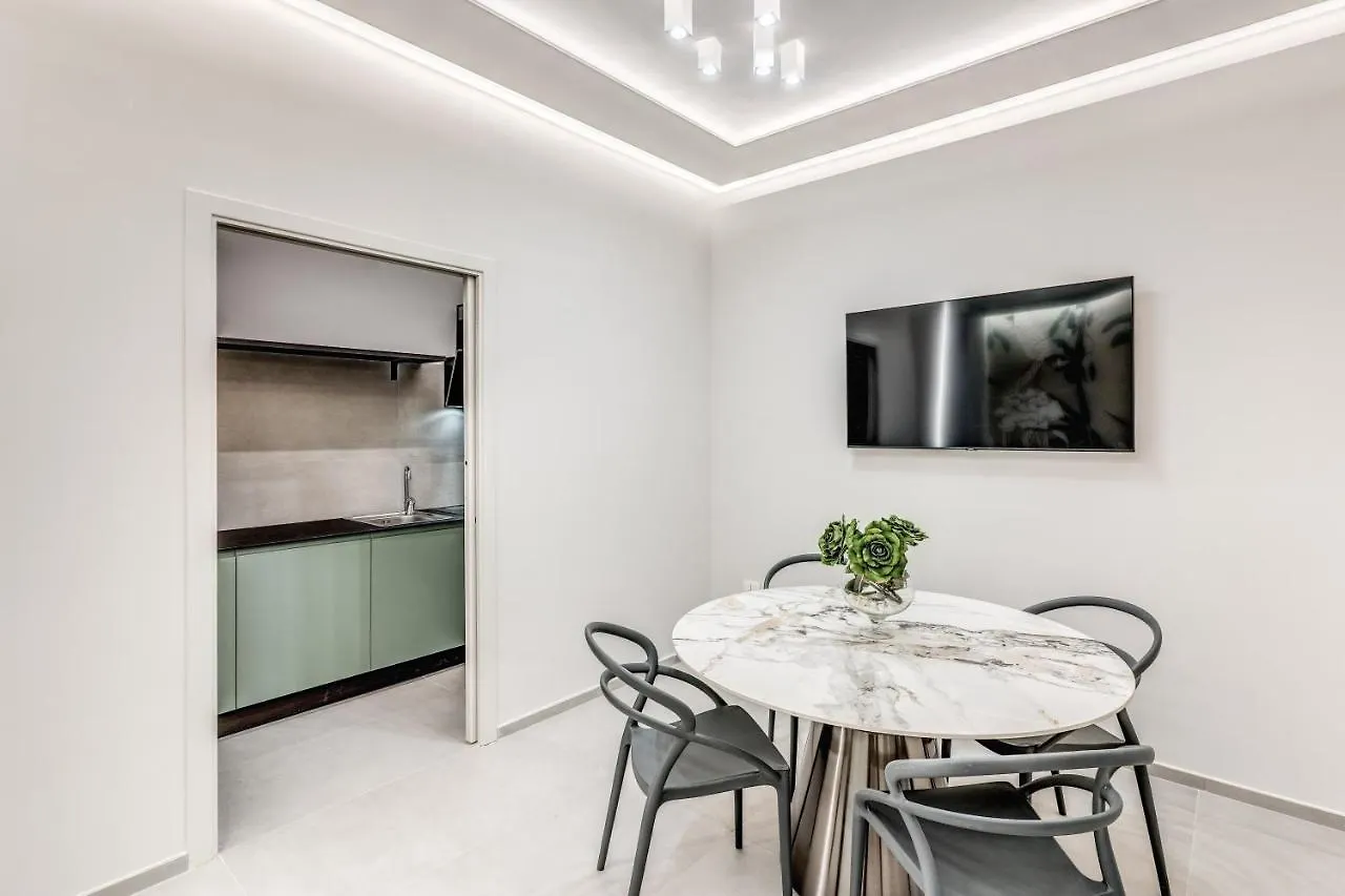 Lady Diamond Apartment Naples Italy