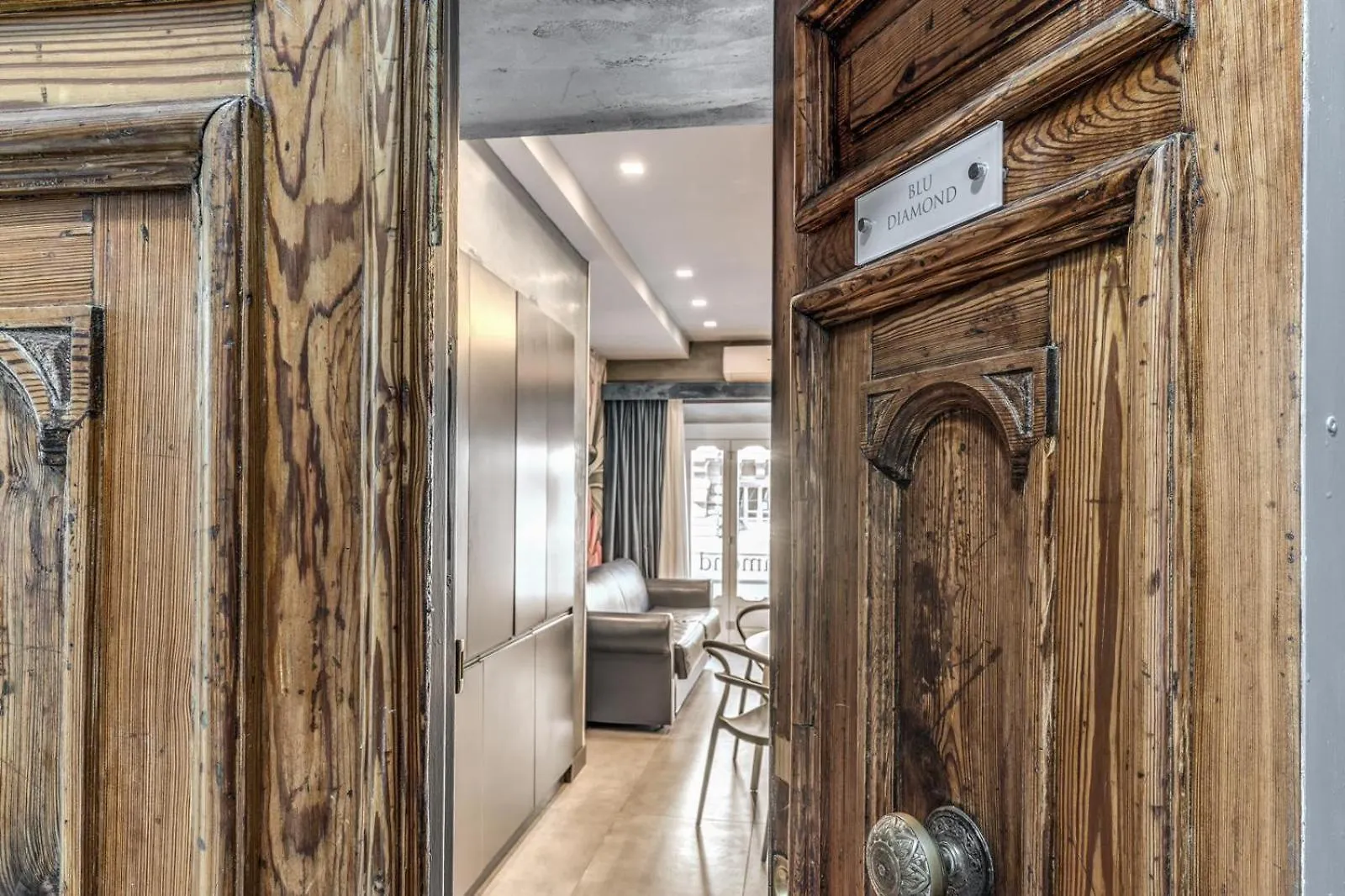 Lady Diamond Apartment Naples Italy