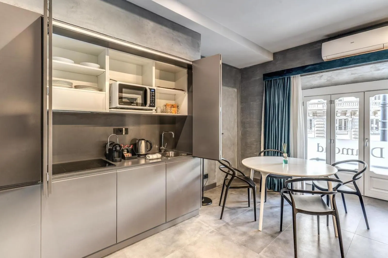Lady Diamond Apartment Naples Italy